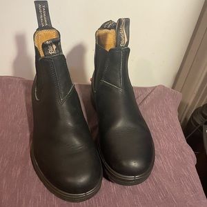 Blundstone boots, black US women’s size 7.5